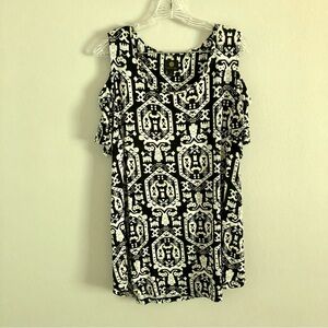 JM Collection Plus Size Black, White, and Tan Cold Shoulder Short Sleeve Top